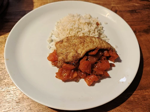 heerlijke vis met tomaat uit de oven - 28 dagen budget challenge - Buurtkast De Anemoon Hoogkarspel